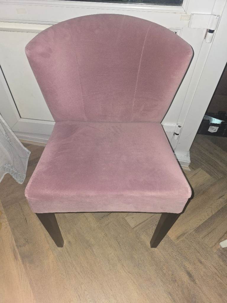 Velvet pink chair 