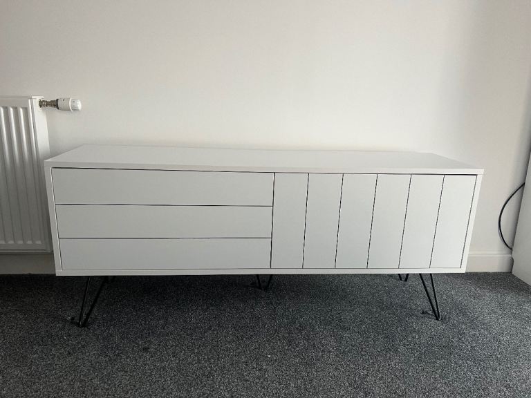 L: 139cm tv stand