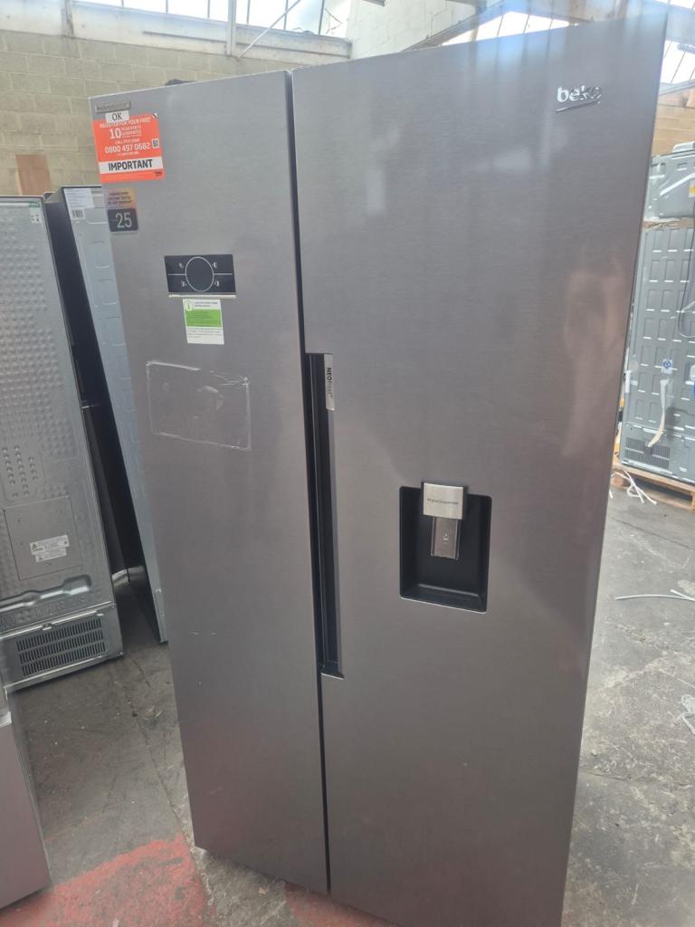 Beko American Style Fridge Freezer – Good Condition