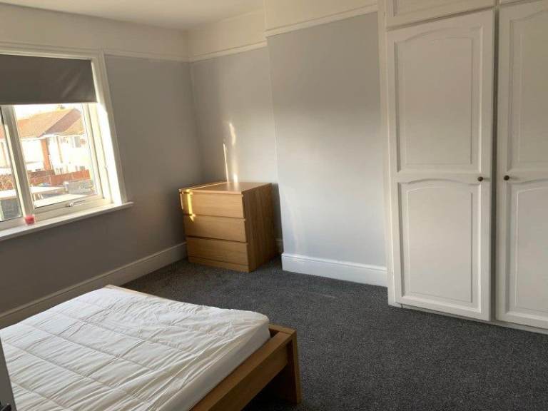 ⚡Bills Included- Spacious double rooms 💯  