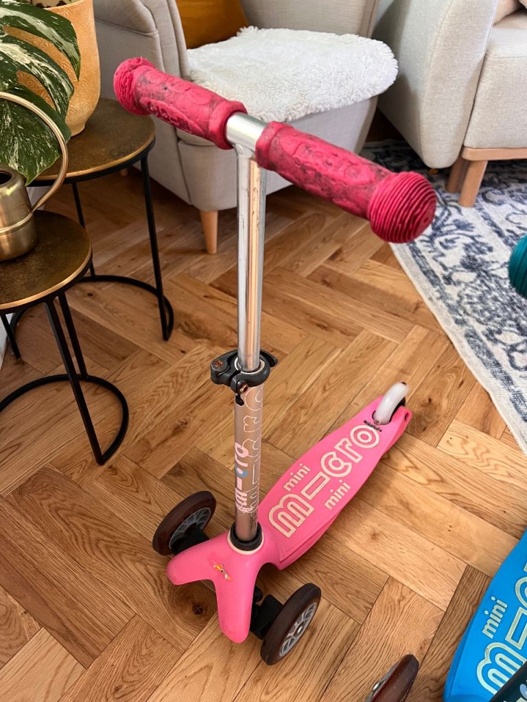 Micro Mini Scooter Pink