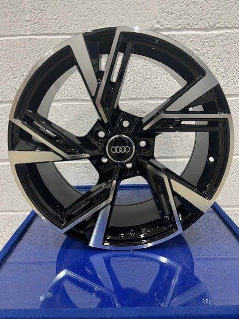 18 inch Gloss Black & Polished Wheels To Fit Audi A3 / A4 / A5 / A6 - Brand New Boxed