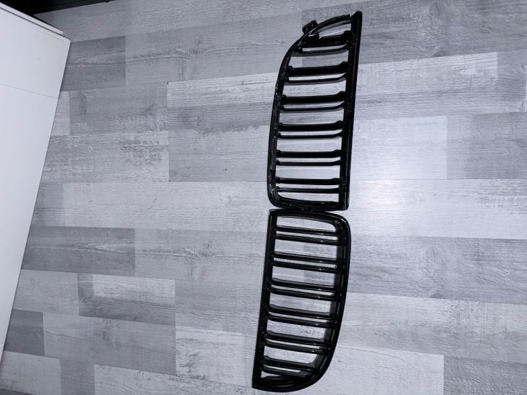 BMW Gloss Black Kidney Grilles / Front Grilles – Excellent Condition