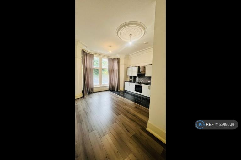Studio flat in Melbourne House, Leicester, LE2 (#2919838)