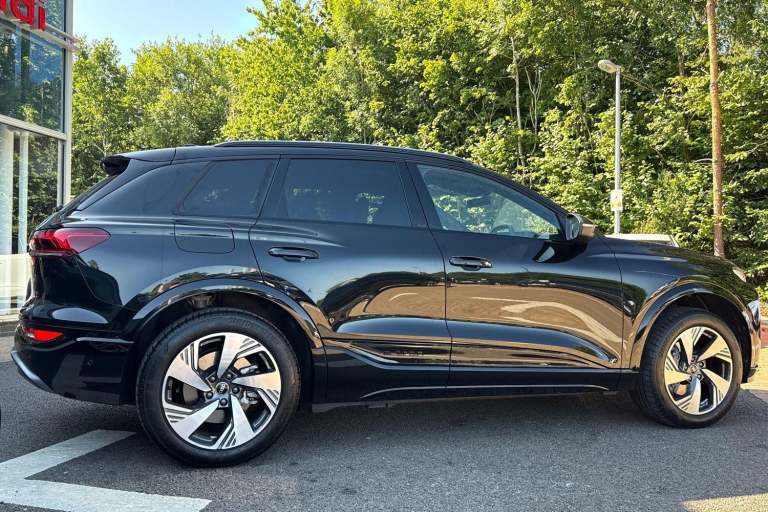 2024 Audi Q6 e-tron 100kWh S line SUV 5dr Electric Auto quattro (388 ps) ESTATE Electric Automatic