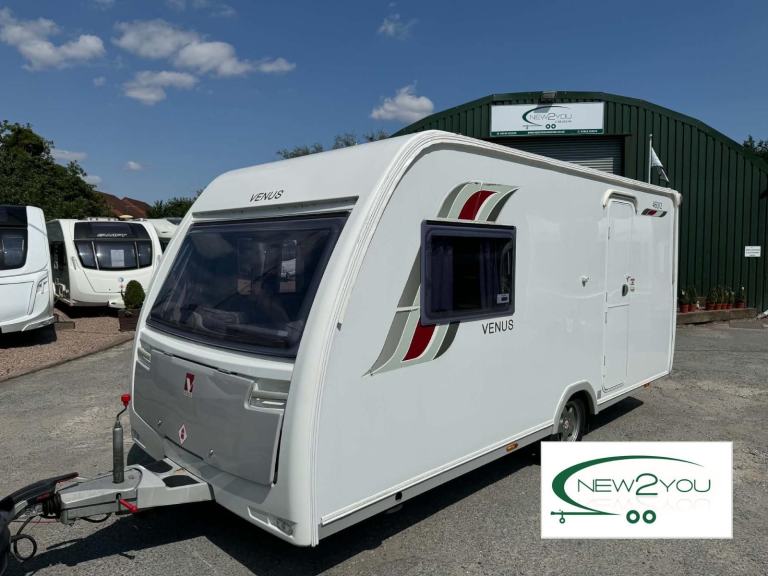 2016 Lunar VENUS 460/2 2 Berth Caravan - STOCK H149