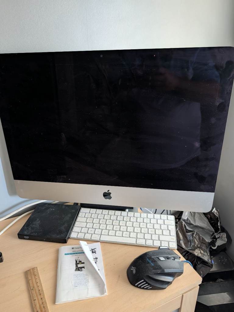 Apple iMac Desktop Computer - Silver All-in-One