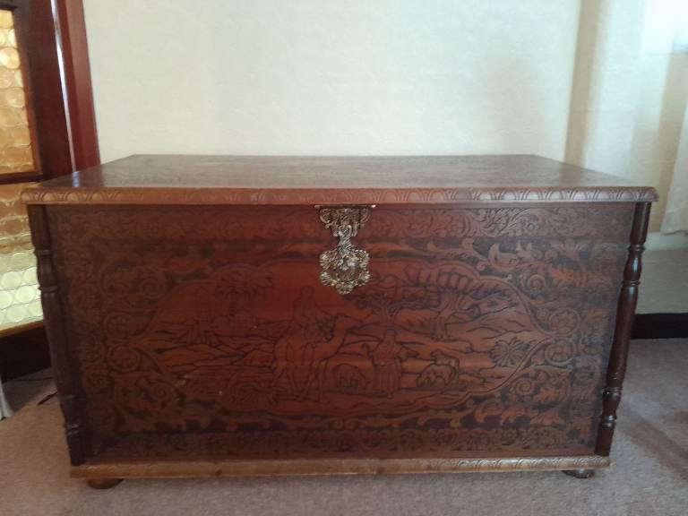 Wood storage chest