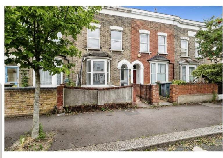 FOREST GATE/MARYLAND, E7, 4 BEDROOM TERRACED HOUSE AVAILABLE NOW