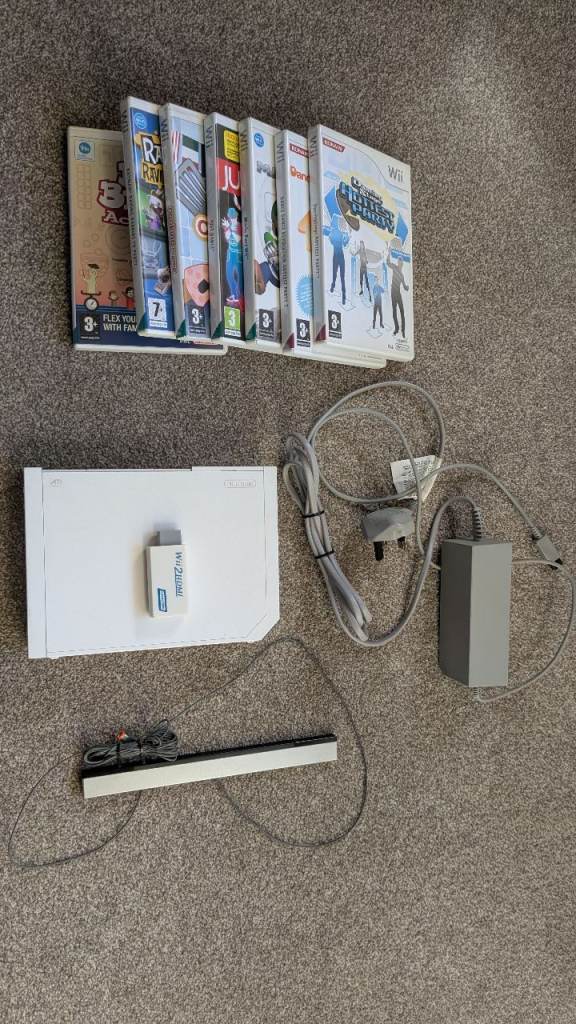 Original Wii + games for spares