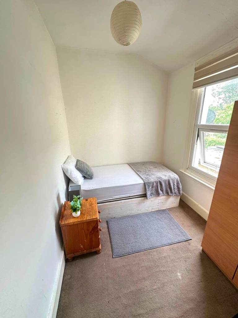 🌺Cozy Single Room for Rent – Enfield, EN3 | Available Now!