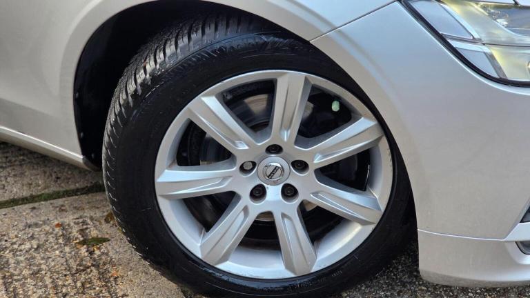 VOLVO S90 2.0 D4 Momentum Auto Euro 6 (s/s) 4dr 2018