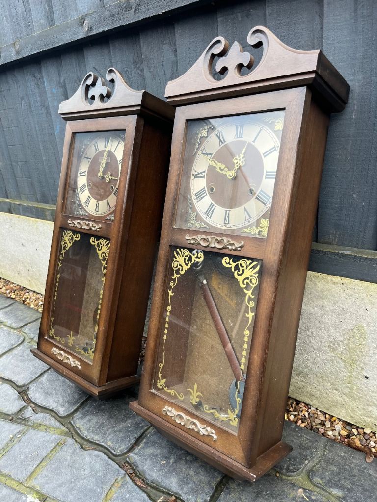 X2 CLASSIC KEY WIND WALL CLOCKS UNTESTED CHADDESDEN DERBY 