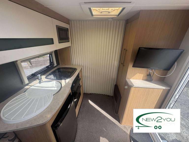 2012 Elddis Avante 574 4 Berth Fixed Singles Caravan - STOCK E131