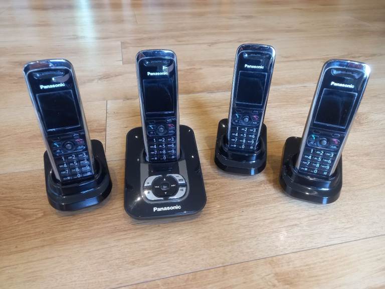 Set of 4 landline phones