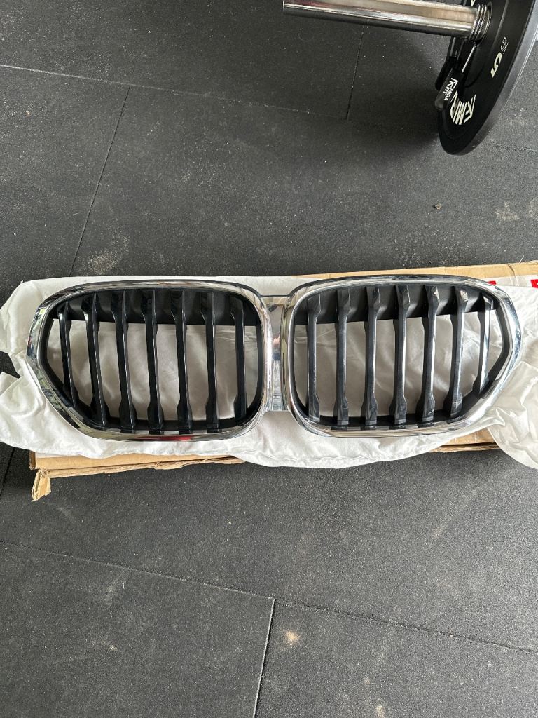 Bmw x1 F48 original car grill