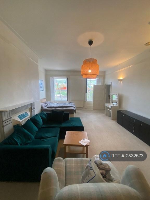 Studio flat in Grosvenor Place, Bath, BA1 (#2832673)