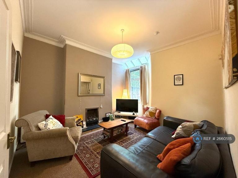 4 bedroom house in Richmond Road, Manchester, M14 (4 bed) (#2660515)