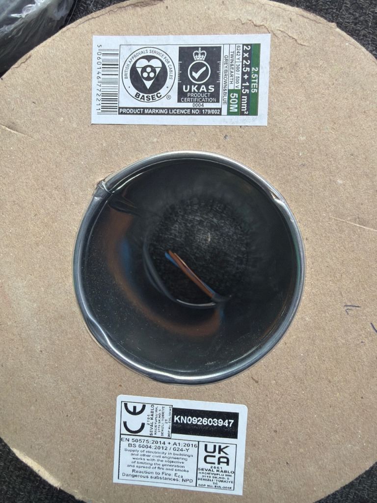 New 2.5  Twin & Earth Cable 50m Roll