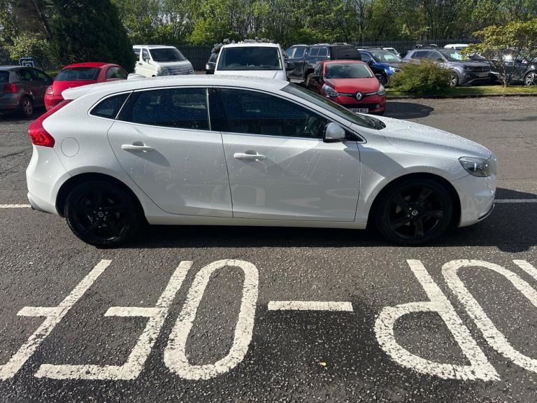 2014 Volvo V40 D2 R DESIGN 5dr HATCHBACK Diesel Manual