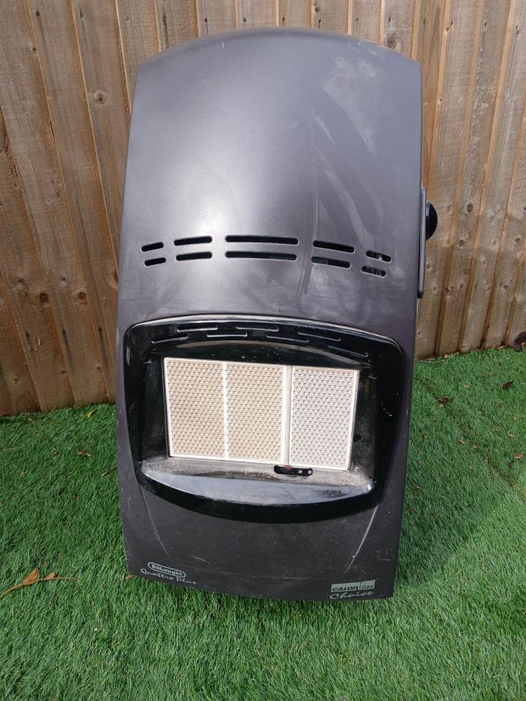 Gas portable heater and full gas bottle