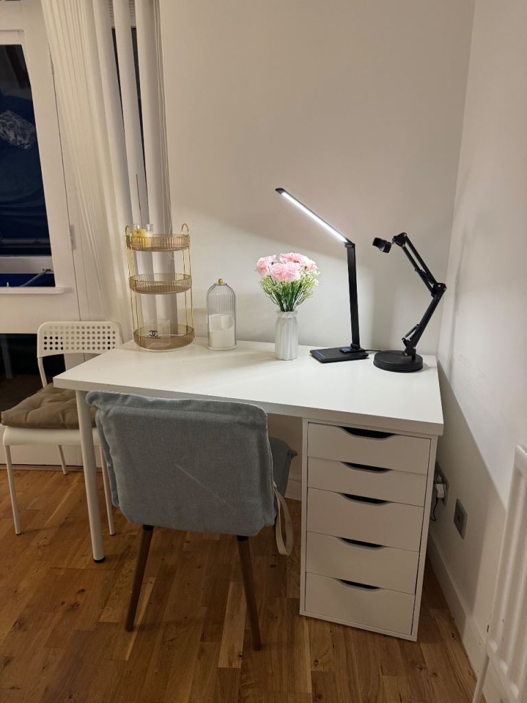 White Desk with 5-Drawer Unit and Chair – Good Condition