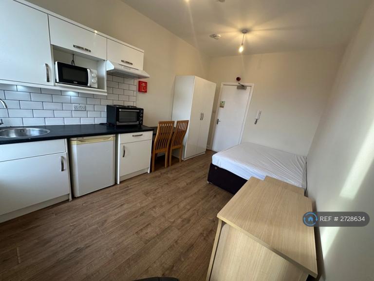 1 bedroom in East Parade, Harrogate, HG1 (#2728634)