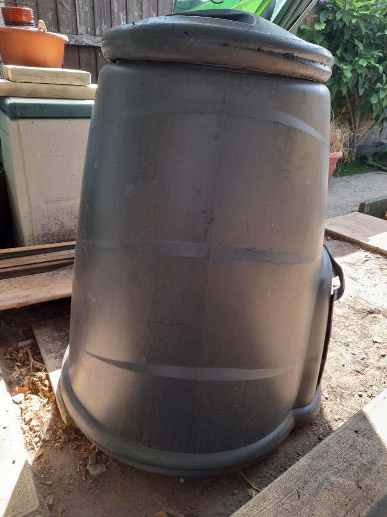 Compost bin