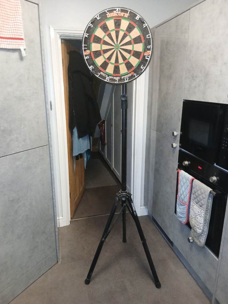 Gorilla Stands Dartboard Tripod