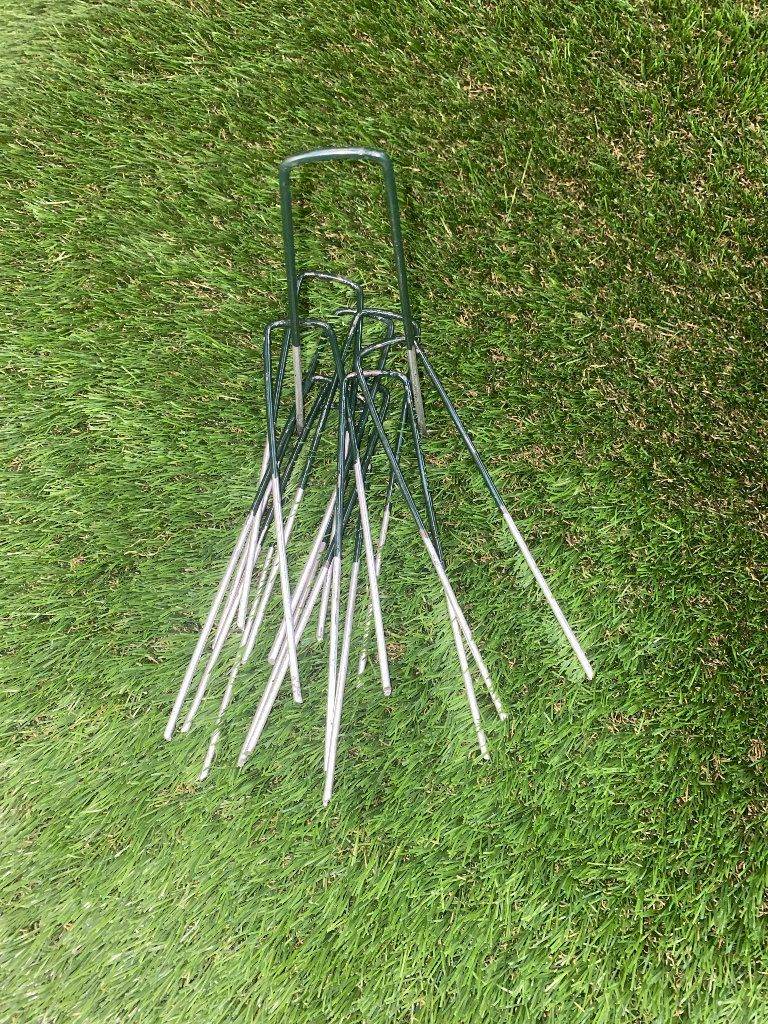 Artificial Grass Half Green U-Pins (Pack of 10)