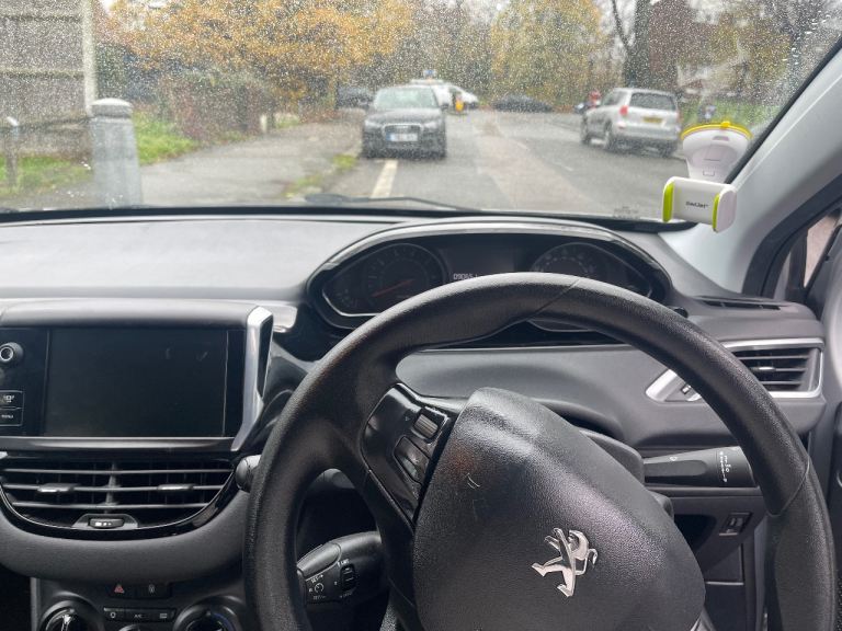 Peugeot, 208, Hatchback, 2012, Manual, 1199 (cc), 5 doors