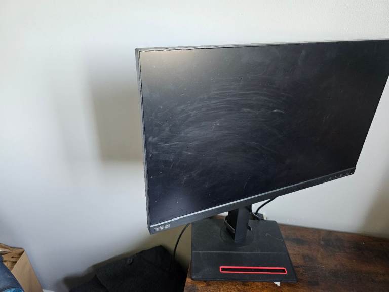 Lenovo ThinkVision Monitor with Stand and Keyboard – Good Condition