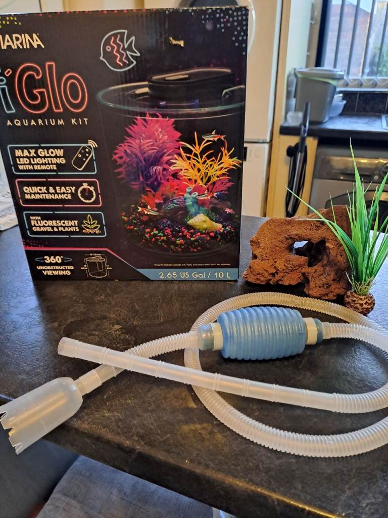 Marina iGlo 10L Aquarium Kit - Almost New Fish Tank with Accessories