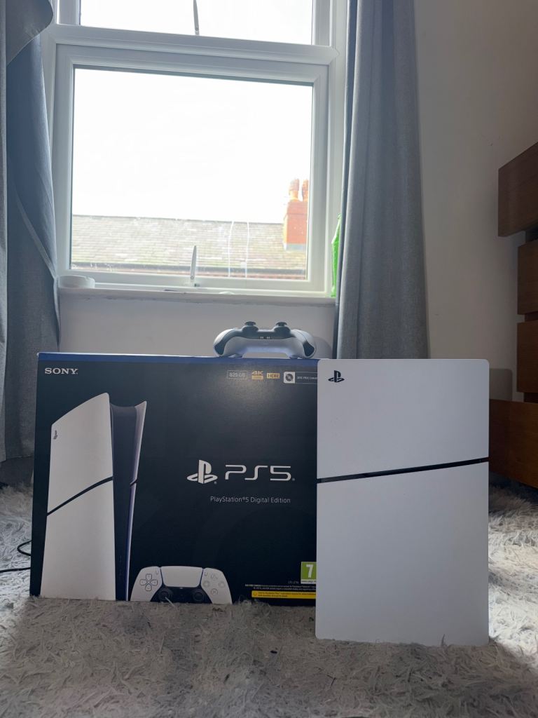 Sony PlayStation 5 Digital Edition Console - White, Good Condition