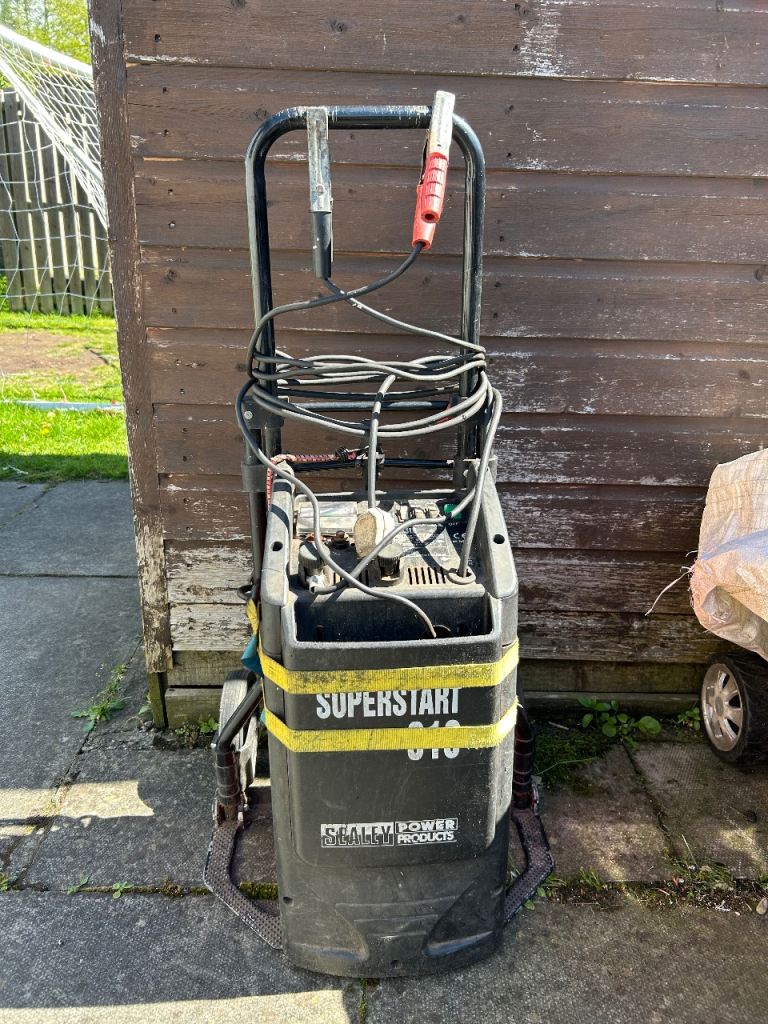 Heavy dutie car/ van battery charger 