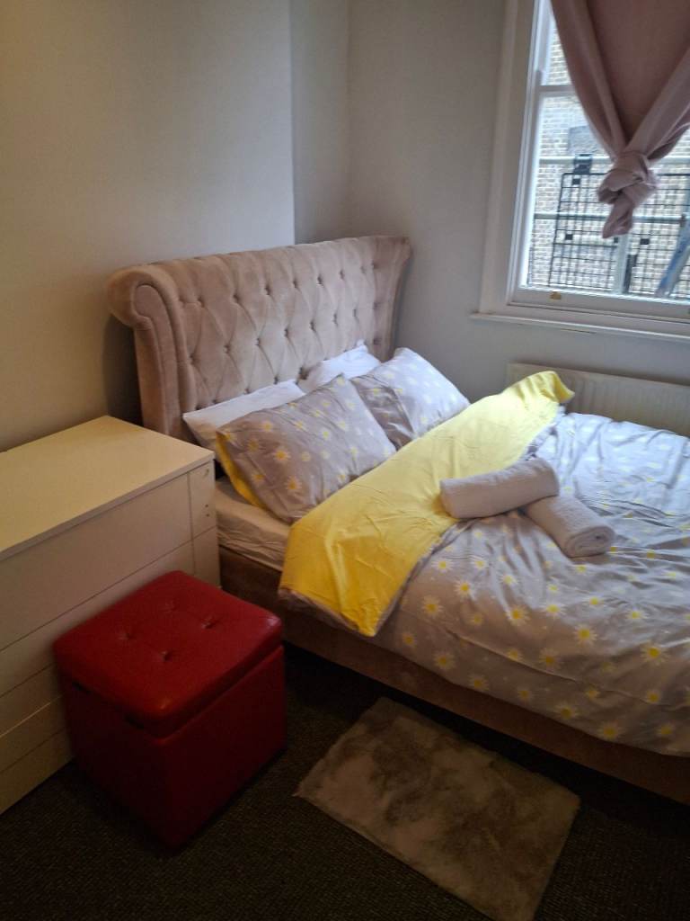 Room in Kensington Olympia W14