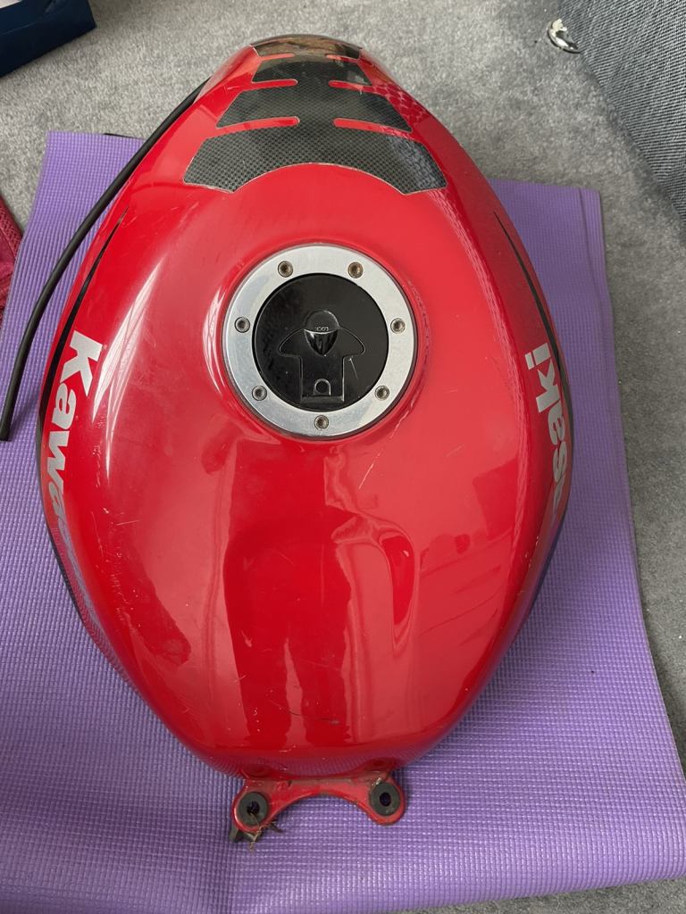  KAWASAKI ZX6R G FUEL TANK KEY MISSING 