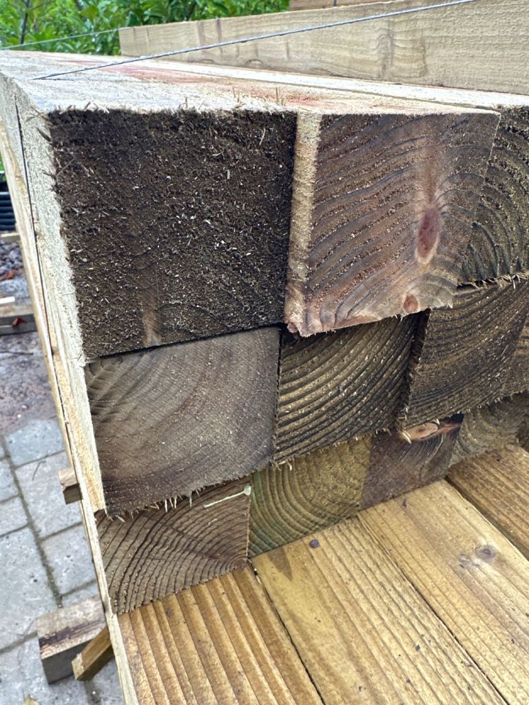 3x3 4x4 fence posts wood  gravel board