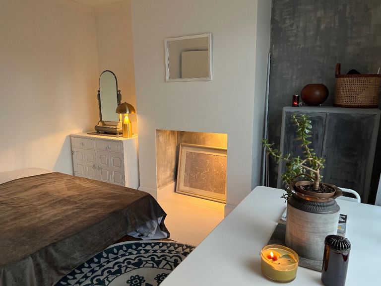 🤗🌷🤗🌷Large clean quiet room available NOW 🌷🤗🌷🤗🌷