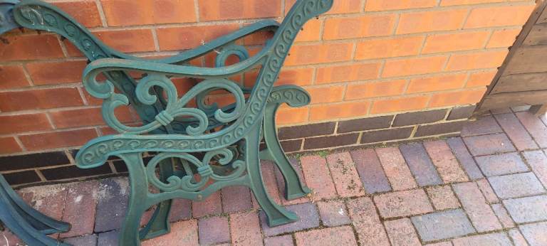 CAST IRON BENCH ENDS VINTAGE NOT REPRODUCTION VERY HEAVY 1x pair