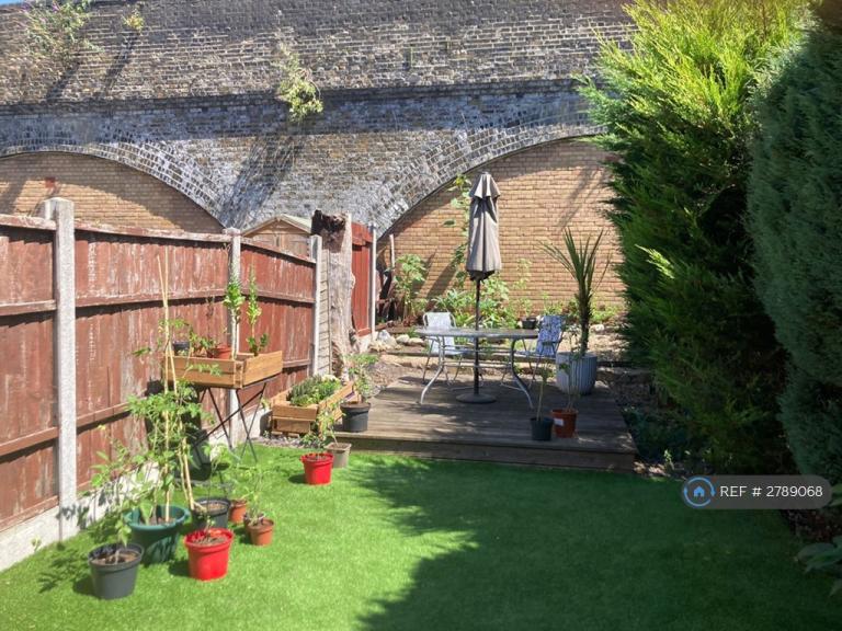 4 bedroom house in Madeira Road, London, E11 (4 bed) (#2789068)