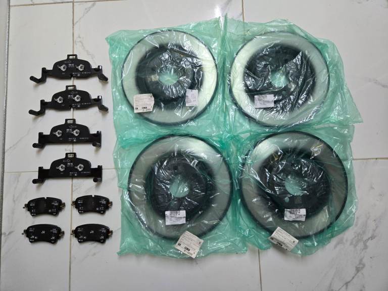 Genuine 2017 Audi A5 Sportback Quattro – Full Set of Front & Rear Discs and Pads