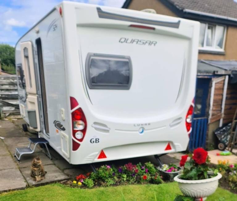 2010 Lunar Quasar 4 berth caravan