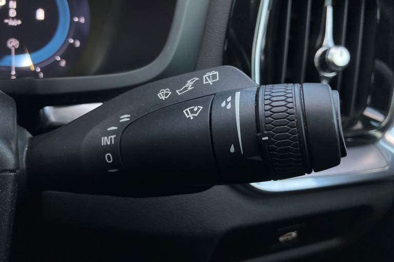 2022 Volvo V60 2.0 B3P Core 5dr Auto [7 speed] Estate PETROL Automatic