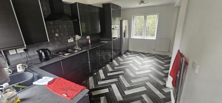 3 BR blackely