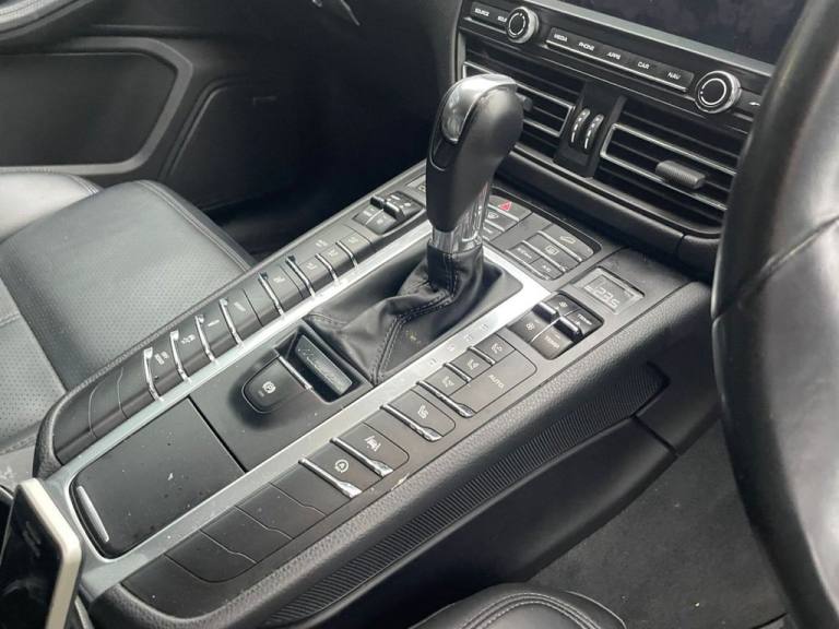2019 55 PORSCHE MACAN 2.0T SUV 5DR PETROL PDK 4WD EURO 6 (S/S) (245 PS)