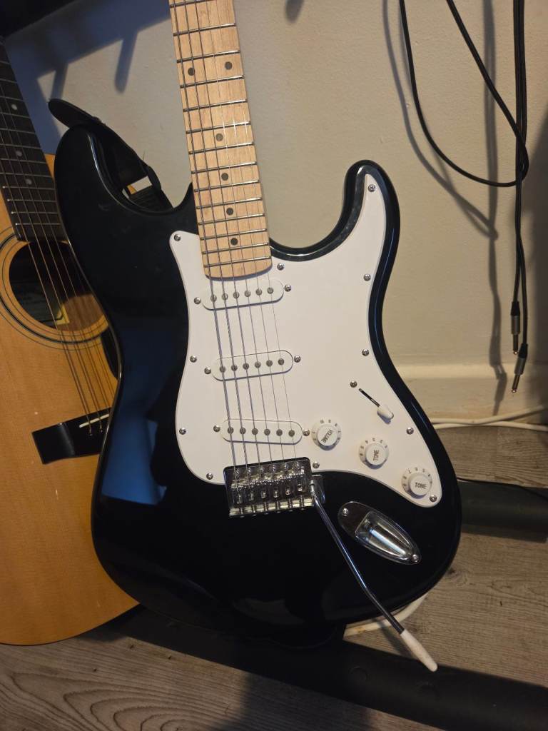Antiquity ST1 Electric Guitar and Amp