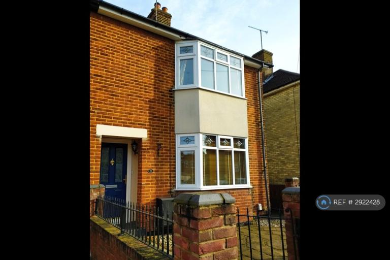 3 bedroom house in Hart Street, Chelmsford, CM2 (3 bed) (#2922428)