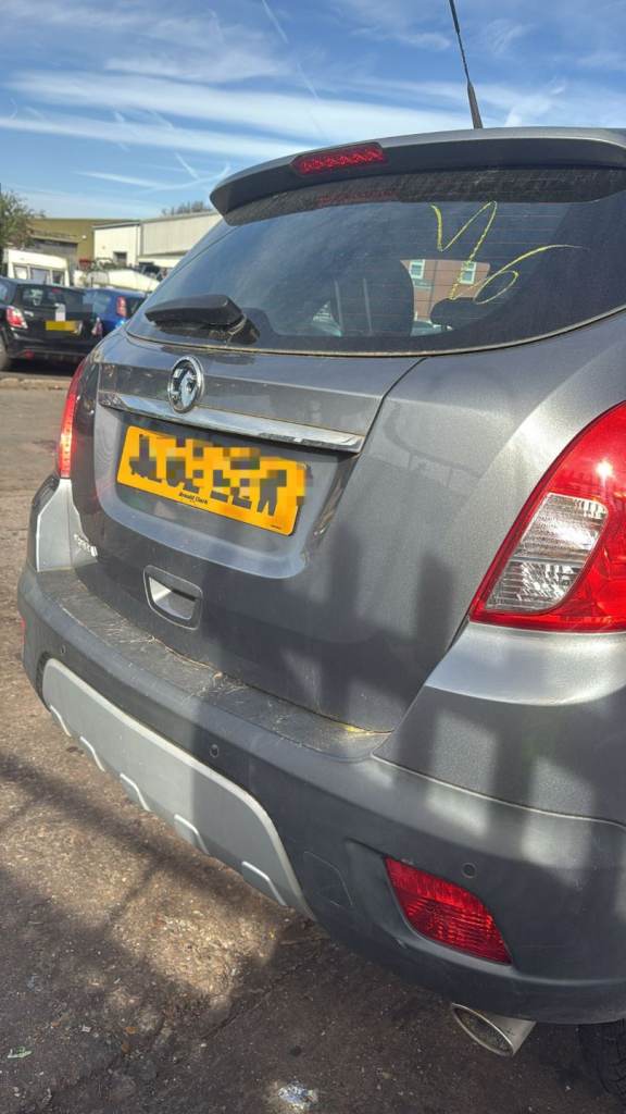 Breaking spare parts vauxhall mokka grey