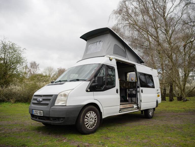 Campervan off-grid ford transit pop top